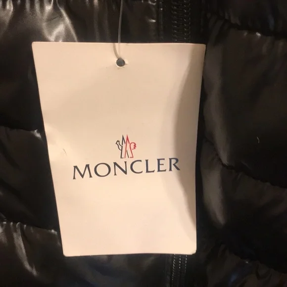 MewWith tags black large women puff coat Moncler